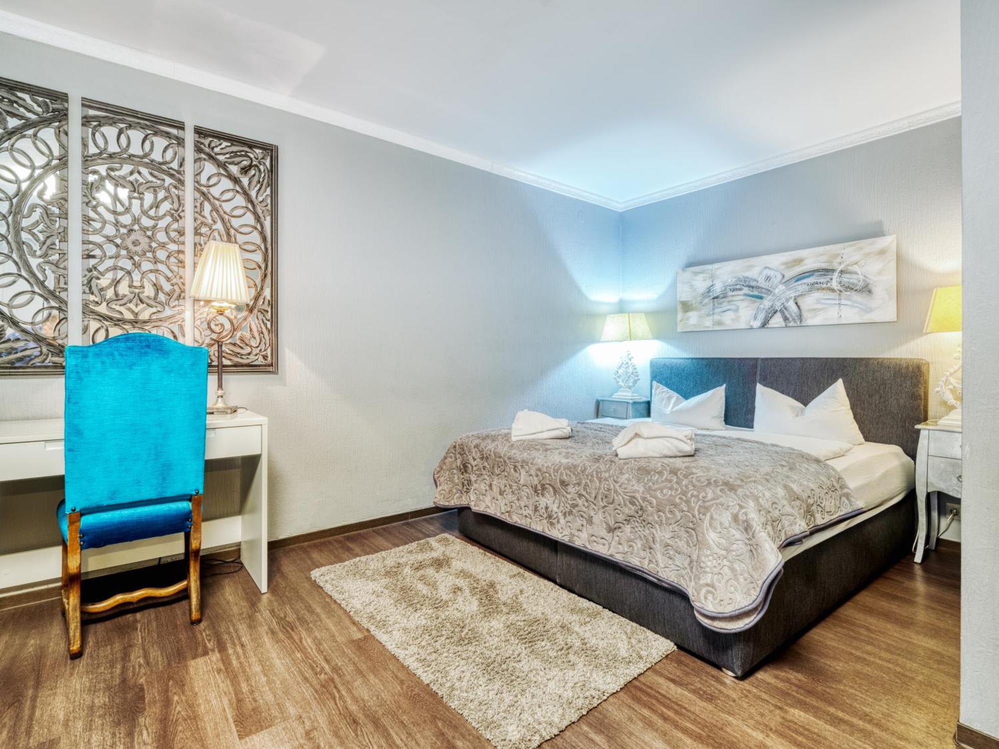 Hotel-Restaurant Central Am Koenigshof Фирнхайм Екстериор снимка
