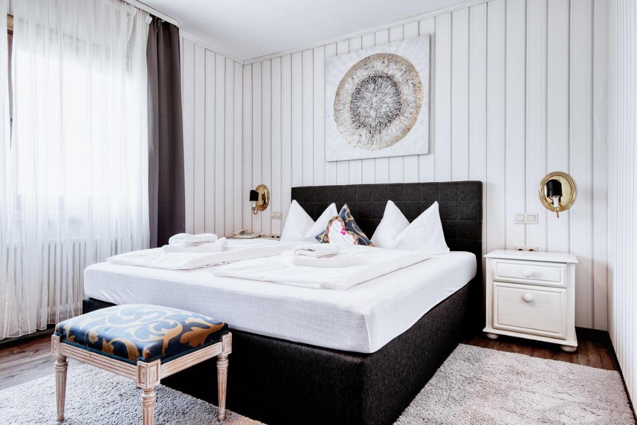 Hotel-Restaurant Central Am Koenigshof Фирнхайм Екстериор снимка