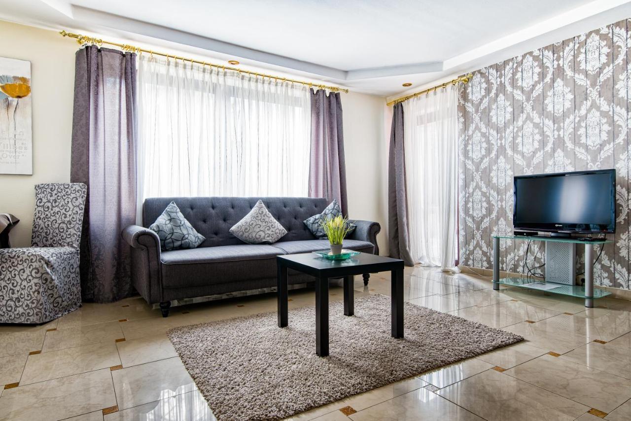 Hotel-Restaurant Central Am Koenigshof Фирнхайм Екстериор снимка